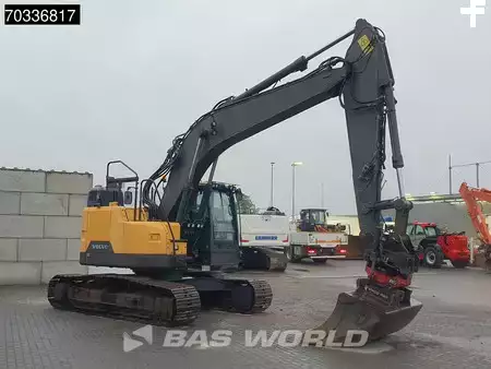 Escavadora de rastos 2016 Volvo ECR235 E L (7)