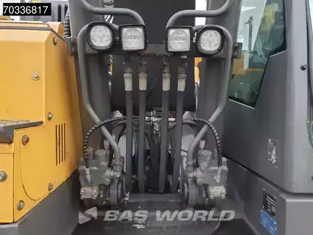 Escavadora de rastos 2016 Volvo ECR235 E L (8)