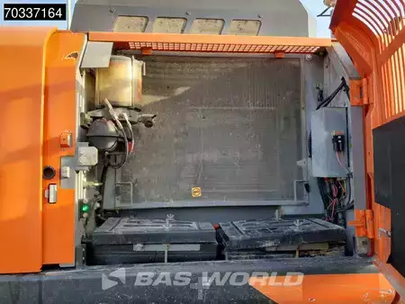 Hydraulic Excavators 2018 Hitachi ZX350 LC-6 (28)