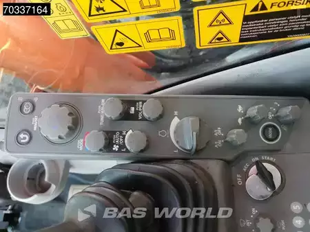 Hydraulic Excavators 2018 Hitachi ZX350 LC-6 (35)