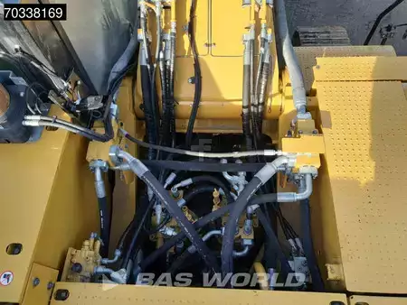 Hydraulic Excavators 2020 Caterpillar 352 F (28)
