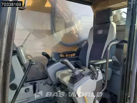 Hydraulic Excavators 2020 Caterpillar 352 F (31)