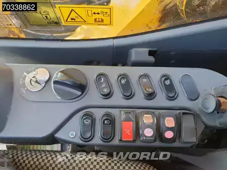 Hydraulic Excavators 2018 Komatsu HB365 LC-3 HB365LC-3 (36)