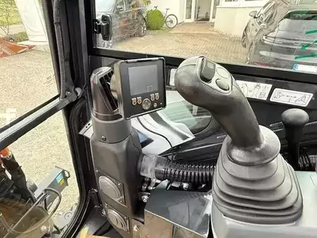 Minibagry 2025 Hitachi ZX26 U-6 (5)
