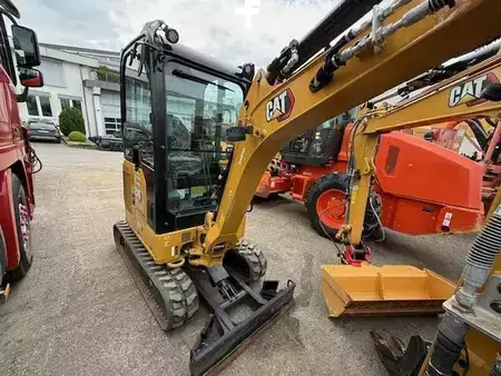 Mini-koparki 2022 Caterpillar 302-05 (3)