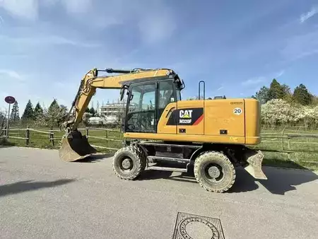 Mobilní bagry 2016 Caterpillar M320F (2)