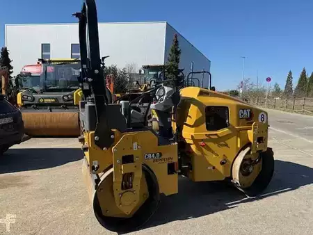 Asphalt compactors (tandem) 2024 Caterpillar CB4.0 (3)
