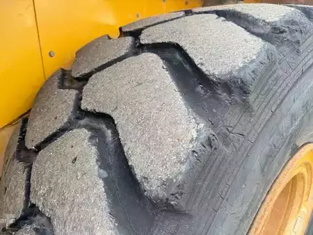 Kerekes rakodó 2014 Caterpillar 966K (4)