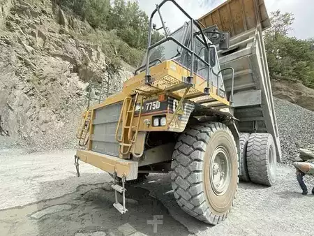 Dampry  2011 Caterpillar 775D (3)