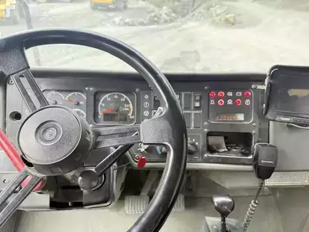 Dampry  2011 Caterpillar 775D (9)