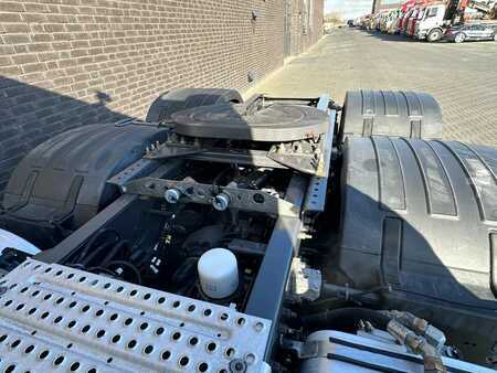Lastkraftwagen 0 Volvo FM 450 6X4 HYDRAULIEK WEINIG KM!!! NIEDRIGE KM!!! LOW MILEAGE!!! (15)