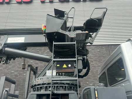 Náklaďák 0 Mercedes-Benz Axor 3243 8X4 BB + MKG HMK 350 + JIB MONTAGEKRAN/DACHDECKERKRAN/ (11)