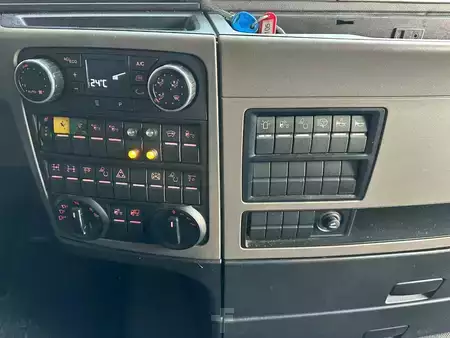 Camión 0 MAN 8X4/4 BBS HEAVY DUTY TRACTOR 500 TONS PUSH AND PULL (18)