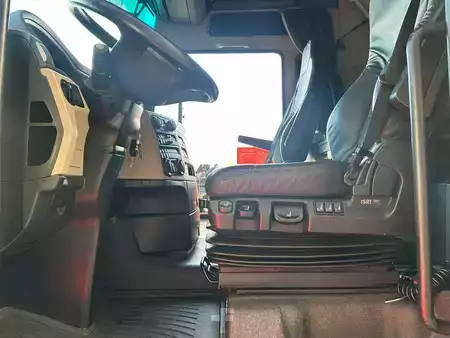 Camión 0 MAN 8X4/4 BBS HEAVY DUTY TRACTOR 500 TONS PUSH AND PULL (17)