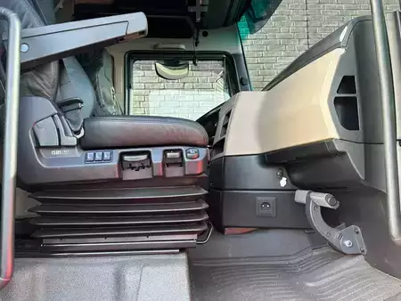 Camión 0 MAN 8X4/4 BBS HEAVY DUTY TRACTOR 500 TONS PUSH AND PULL (18)