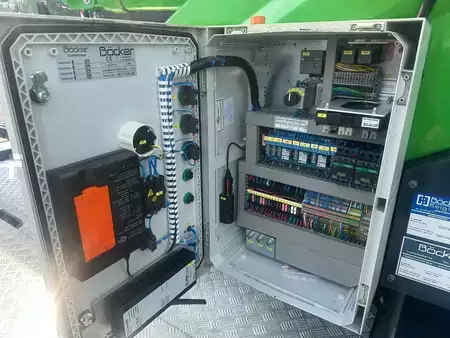 Muut 0 Böcker AHK 36/2400 MONTAGE KRAAN/KRAN/GRUA /CRANE UREN 250 !!!!!!!!!!!! (16)