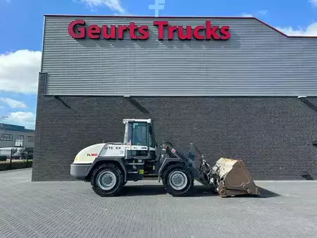Ładowarki kołowe 0 Terex TL 160 +HOOGKIEPBAK+HYDRAULISCHE+VEEGBORSTEL (4)