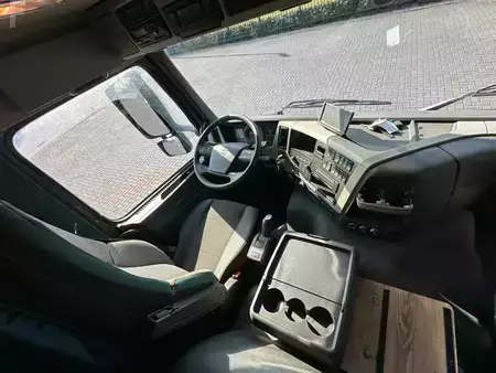 Truck 0 Volvo FM 420 6X2 OPRIJWAGEN/MACHINE TRANSPORTER/PLATEAU/ (17)
