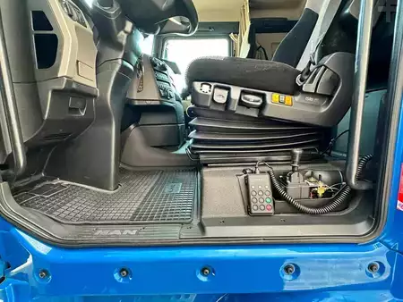 Caminhão 2019 MAN TGX 26.500 6X2 TREKKER + HYDRAULIC (16)