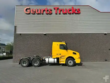 Kamion 0 Volvo NH 12.420 6X4 TORPEDO/BULLNOSE/HAUBER (4)