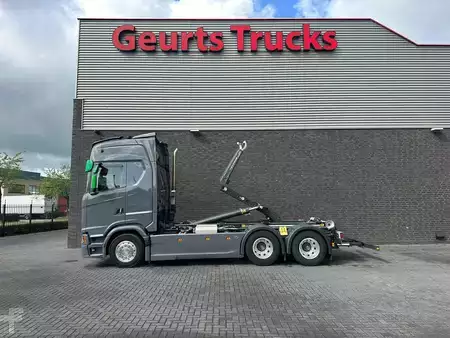Lastkraftwagen 2024 Scania S660 V8 6X4 B6X4 NB HAAKARM/ABROLLER/CONTAINERSYSTEEM (1)