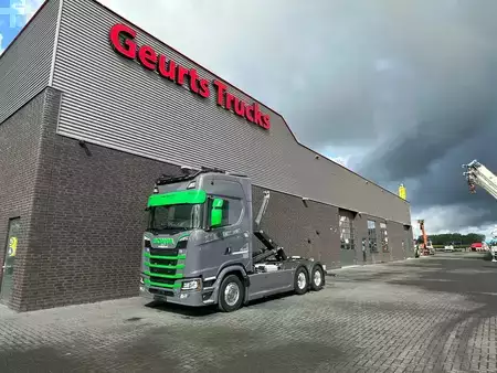 Lastkraftwagen 2024 Scania S660 V8 6X4 B6X4 NB HAAKARM/ABROLLER/CONTAINERSYSTEEM (2)