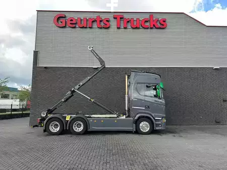 Lastkraftwagen 2024 Scania S660 V8 6X4 B6X4 NB HAAKARM/ABROLLER/CONTAINERSYSTEEM (4)