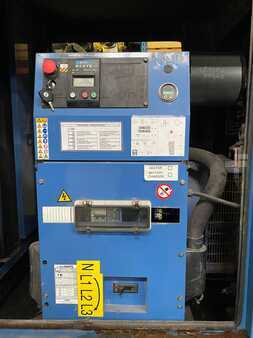 Power Generator 2011 SDMO J165 (2)