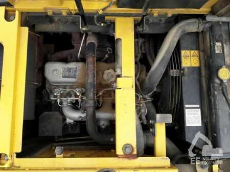 Bæltegraver 2005 New Holland Construction E 200 SR (7)