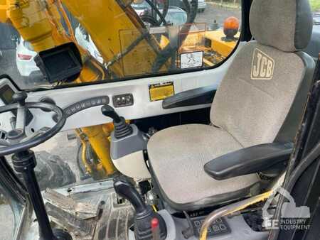 JCB JS 130