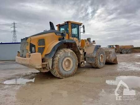 Volvo L 220 H2