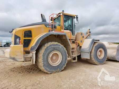 Volvo L 220 H2