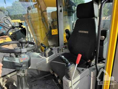 Mobiele graafmachines 2011 Liebherr A 900 C (4)