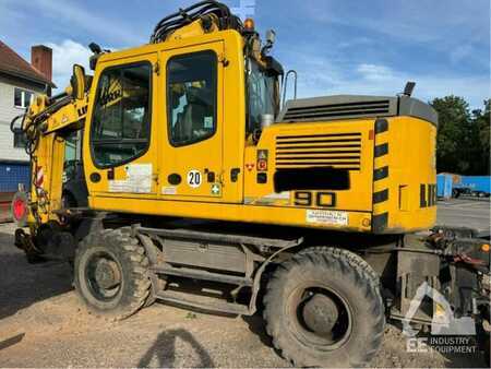 Mobiele graafmachines 2011 Liebherr A 900 C (5)