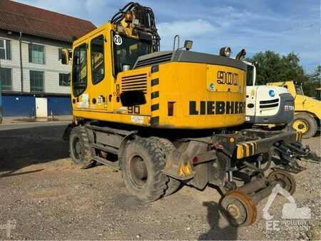 Liebherr A 900 C