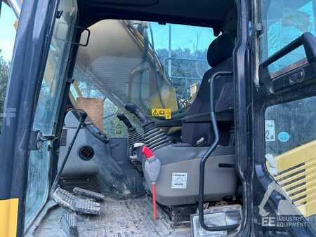 Kettenbagger 2018 Komatsu HB 215 LC-2 (3)