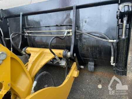 Cargadoras de ruedas 2023 Caterpillar 906 (6)
