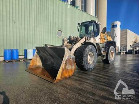 Kerekes rakodó 2009 Liebherr L 550 2 plus 2 (5)