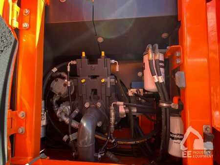 Kerekes kotrógép 2016 Doosan DX 160 W-3 (5)