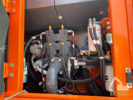 Kerekes kotrógép 2016 Doosan DX 160 W-3 (7)