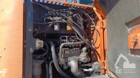 Escavadora de rodas 2009 Hitachi ZX 140 W-3 (8)