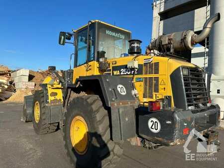 Ładowarki kołowe 2013 Komatsu WA 250 PZ-6 (7)