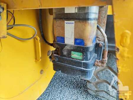 Kolové nakladače 2013 Volvo L 70 G (6)