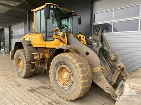 Ładowarki kołowe 2015 Volvo L 90 H (1)