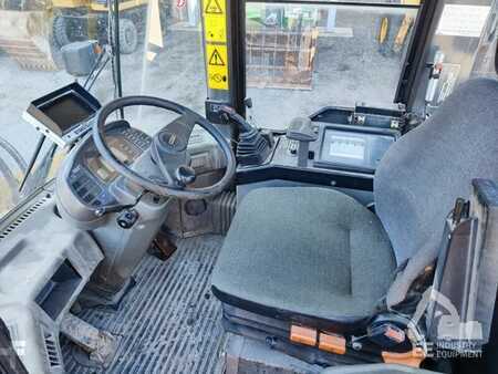 Kolové nakladače 1999 Komatsu WA 270-3 (3)