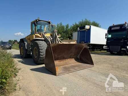 Kolové nakladače 2005 Volvo L 120 E (5)