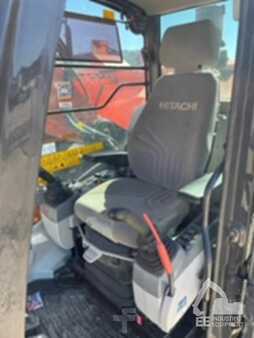 Kettenbagger 2016 Hitachi ZX 225 USLC-5B (3)