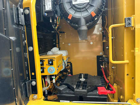 Caterpillar 320D2 Excavator availble with powerpack / Unused