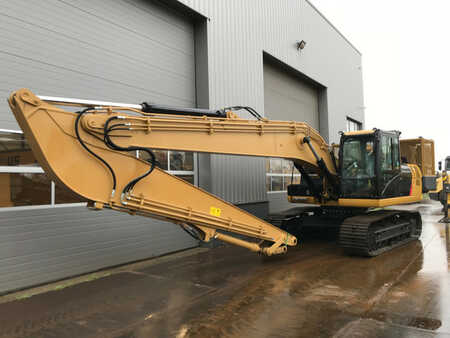 Caterpillar 320D2 Hydraulic excavator + power pack