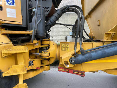Zalomené klouby-dampry  2008 Volvo A35E (13)